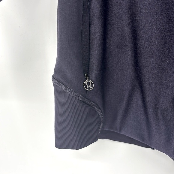 Lululemon Asymmetrical Zip Emerge Renewed Jacket Women’s Size 10 in Black Grape - Picture 3 of 14